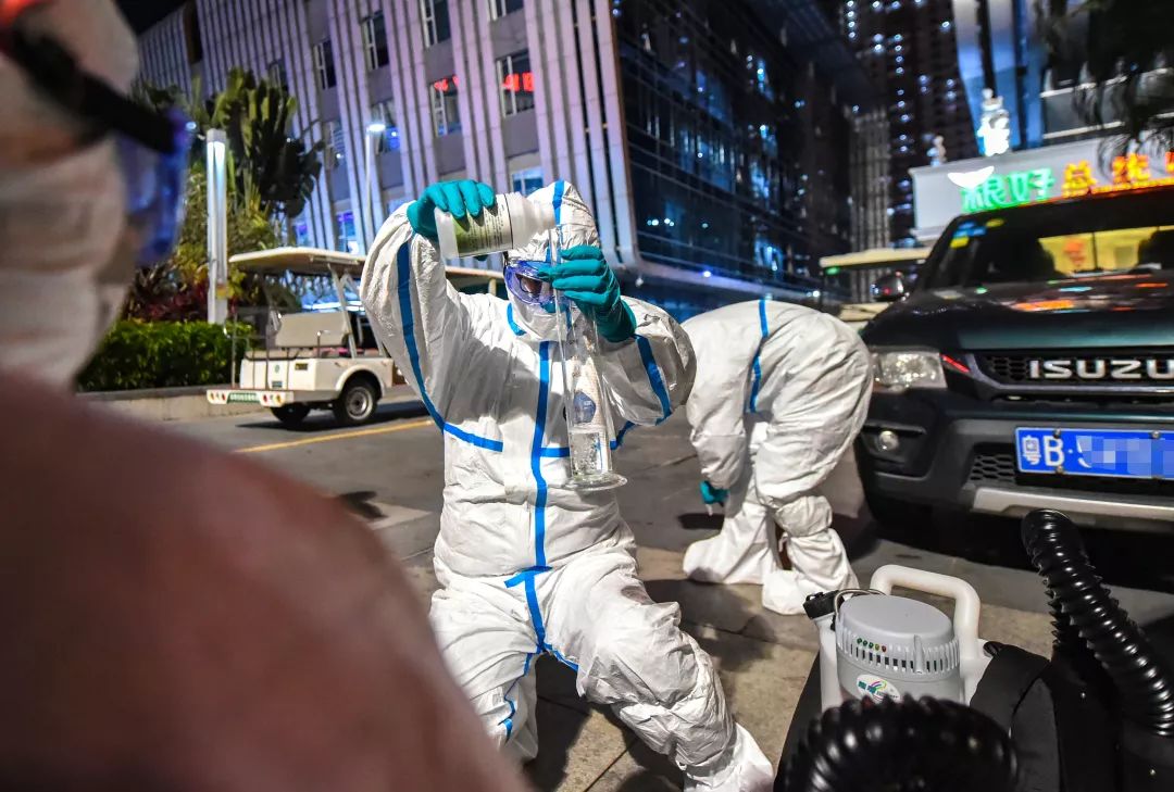 直击抗"疫"一线 !从0时到24时,记录这些"战士"的身影