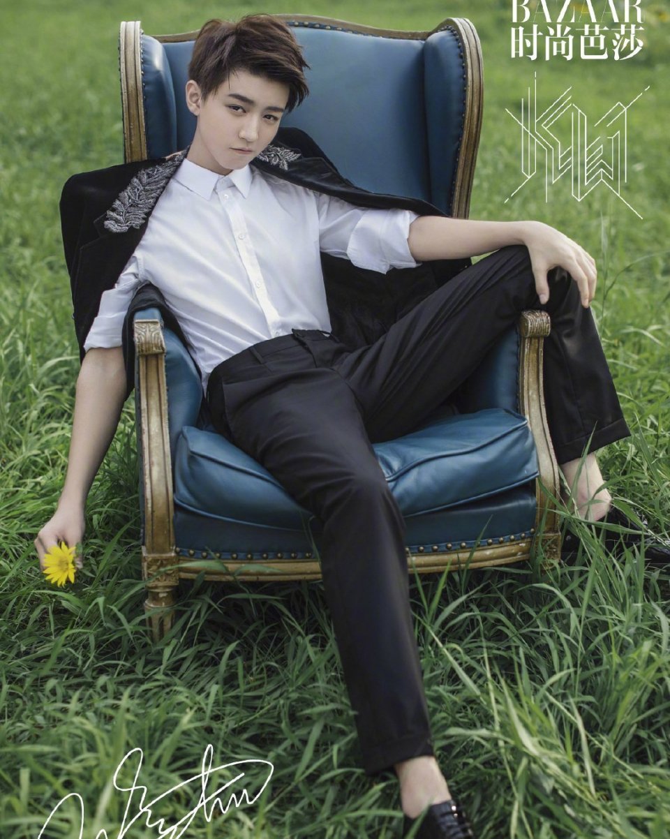 王俊凯霸气坐姿合集霸道总裁本人现身