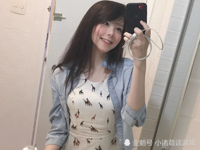 lol女神mayumi在线撩粉给粉丝ob比赛粉丝关注点却全在这