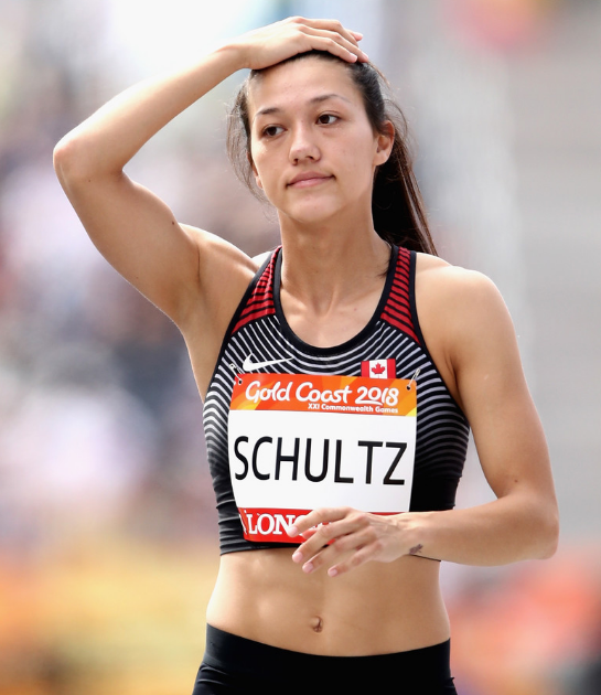 曝加拿大新星已归化入籍,其外婆曾打破世界纪录_妮娜