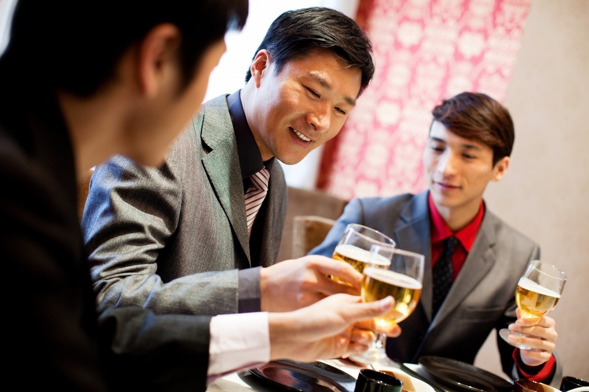 关系再好的领导请客吃饭别说这三句话太套近乎不一定受用