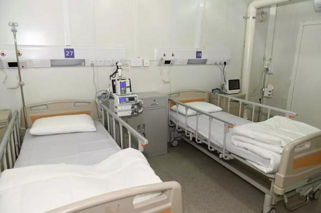 「医院」10天10夜，火神山医院完工，老外：我觉得中国人能一个月建好长城