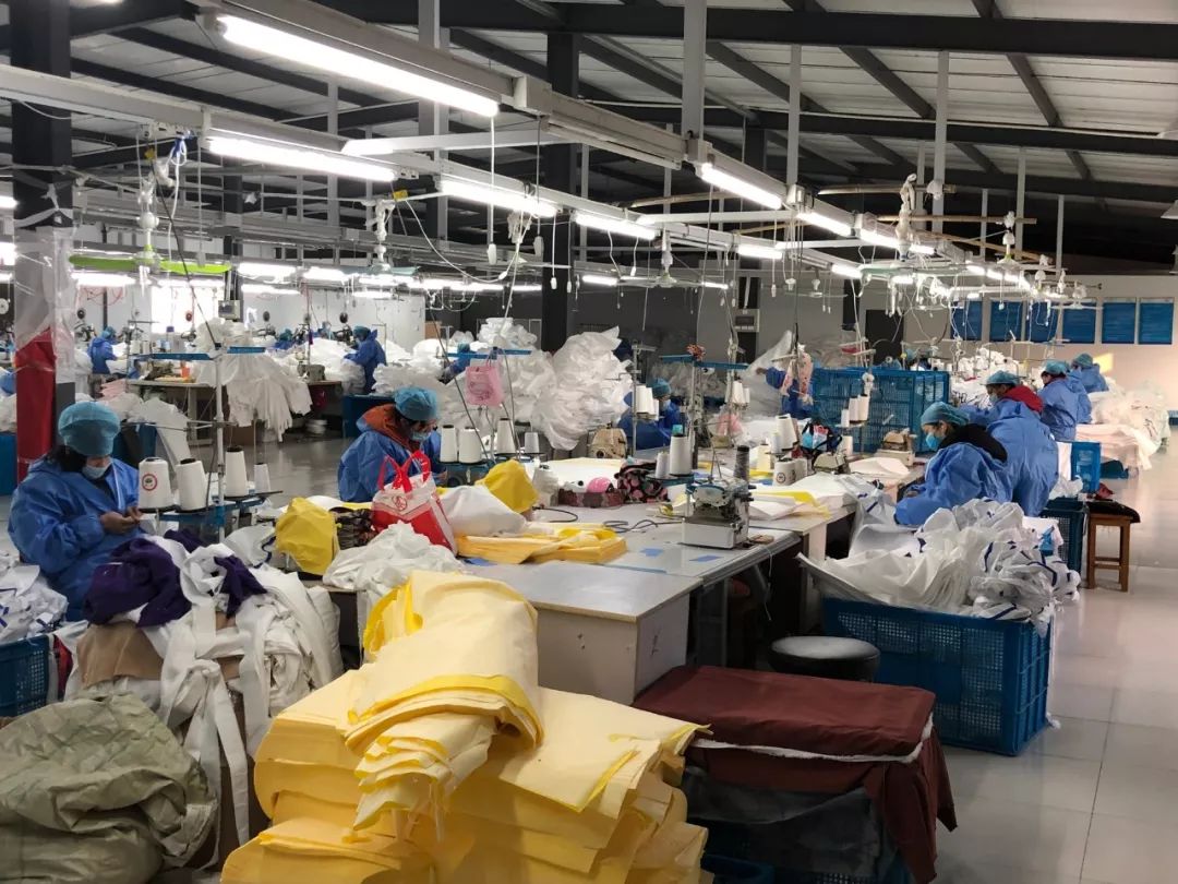 金阳纺织作为平水镇唯一一家生产医用防护服的企业,企业党支部书记