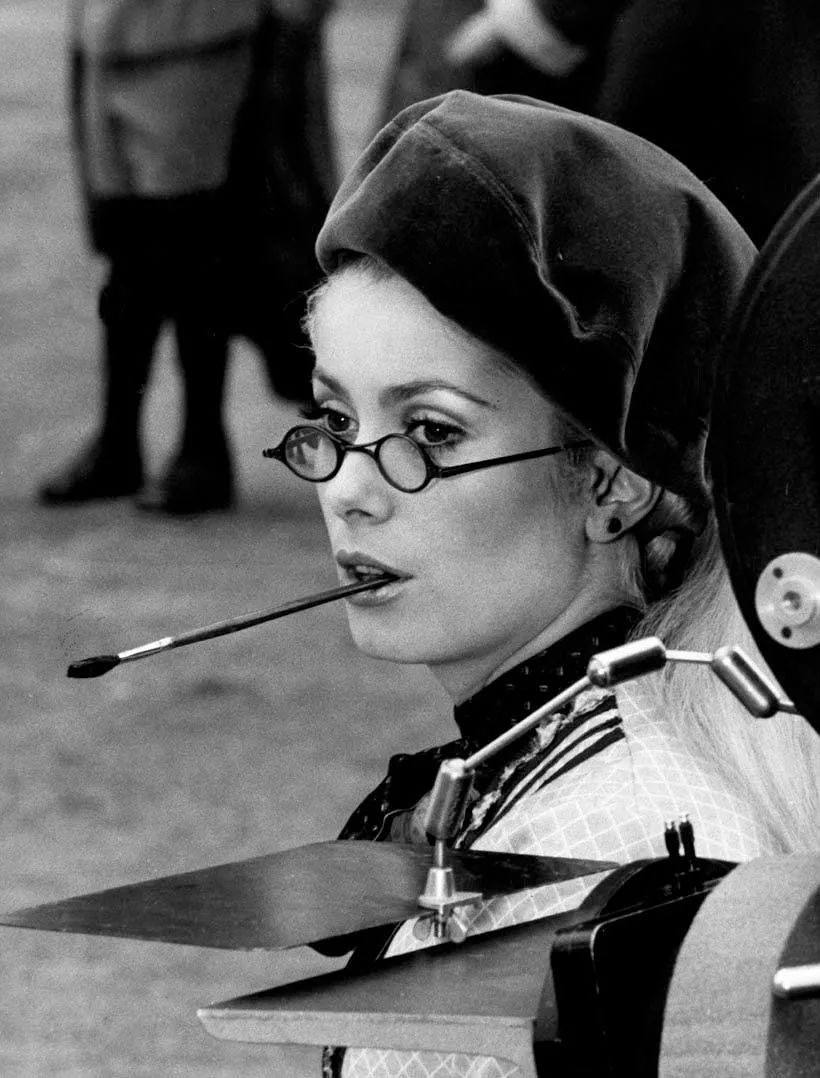 一代好莱坞女神,行走的人间春药莎朗却遭遇杀害,死于非命