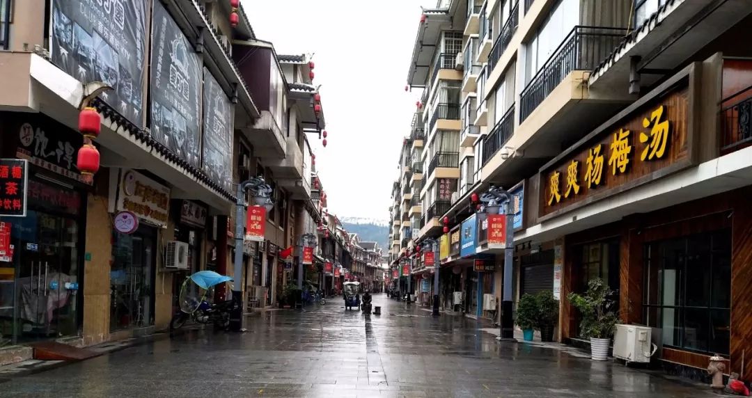 三都围绕一控四有工作方法打好疫情阻击战