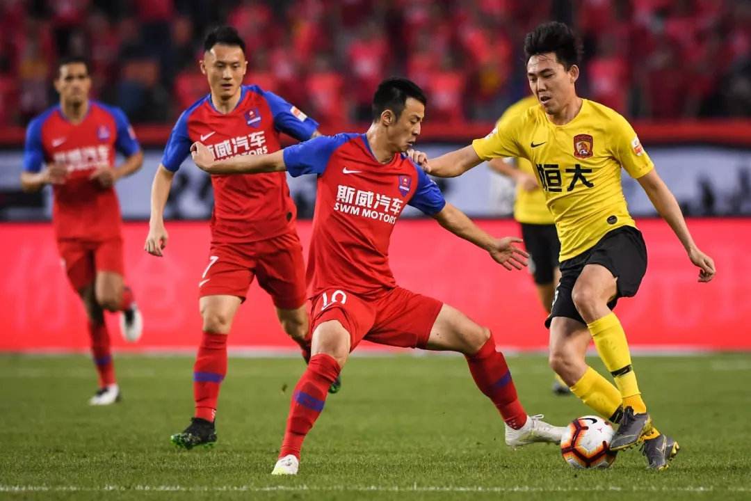 原创中甲第三支球队退出?曝"十冠王"遭受巨大考验,中超或也受影响