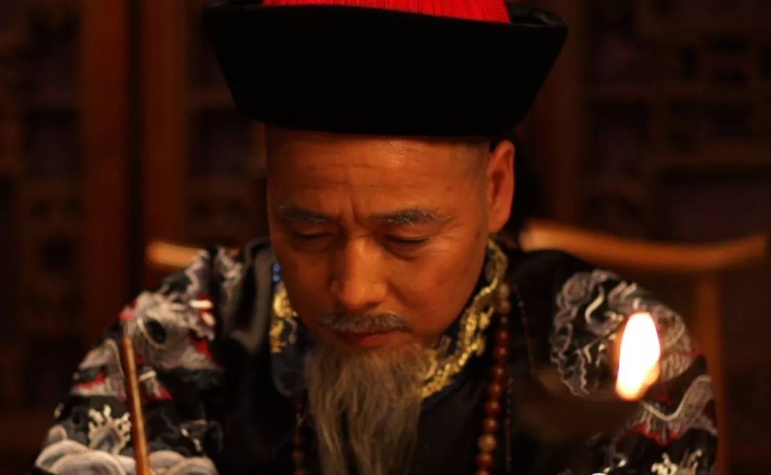 湖南人曾国藩,左宗棠,胡林翼等人以团练起家,几乎以一省之力,镇压了
