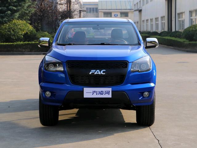 从名字便可以看出,一汽凌源打造的这款雷神皮卡美系气质十足.