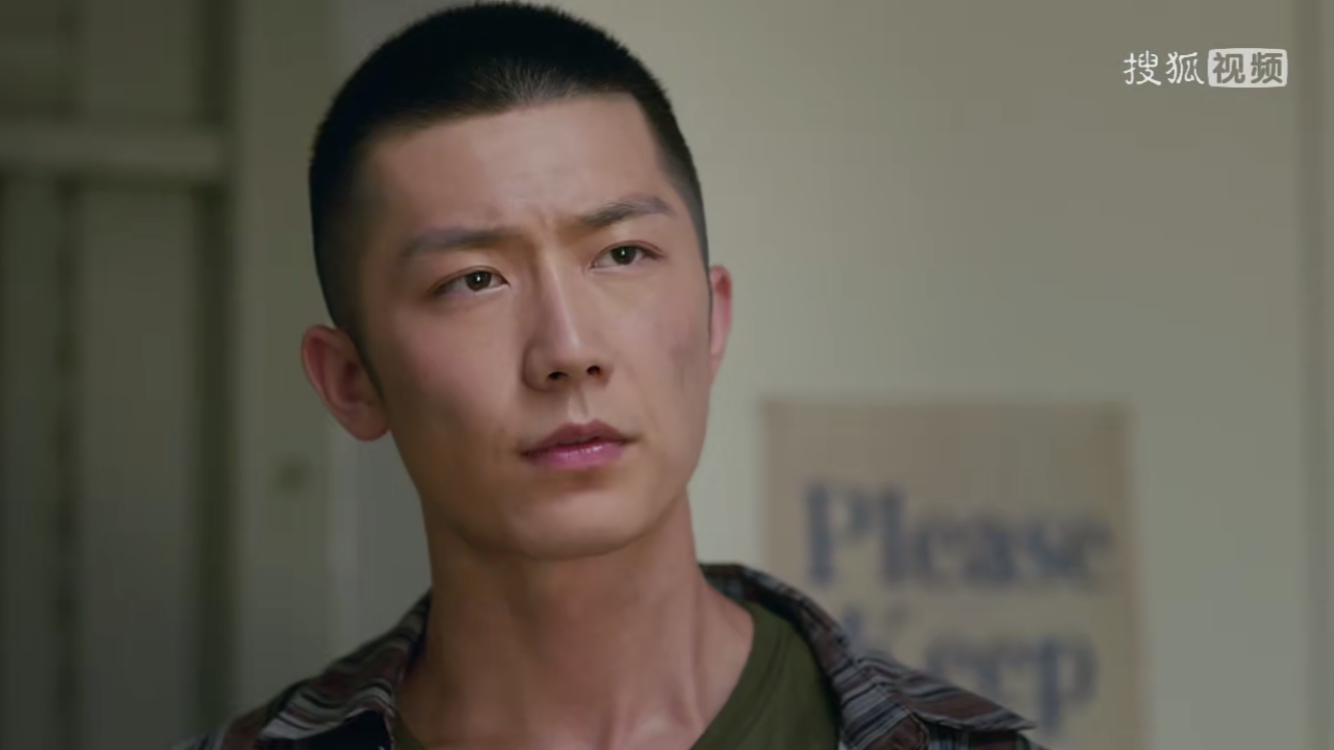 原创男性荷尔蒙炸裂硬汉网剧非黑即白带来战狼式视觉冲击