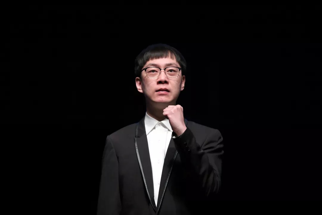 国家大剧院戏剧演员情景朗诵严冬必将过去春天就在眼前