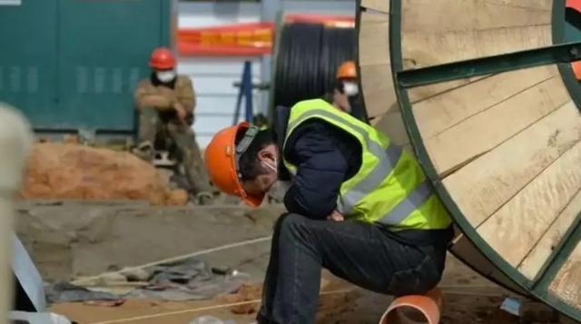 「医院」10天10夜,火神山医院完工,老外:我觉得中国人能一个月建好长城