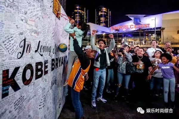 科比父女头七瓦妮莎守家等亲人回来葬礼最少10万人