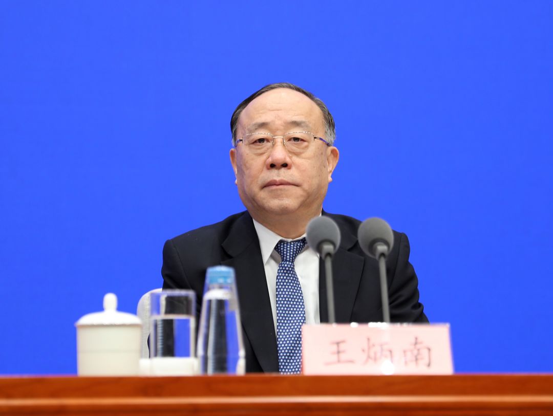 【商闻天下】商务部副部长王炳南出席国新办发布会介绍疫情防控生活