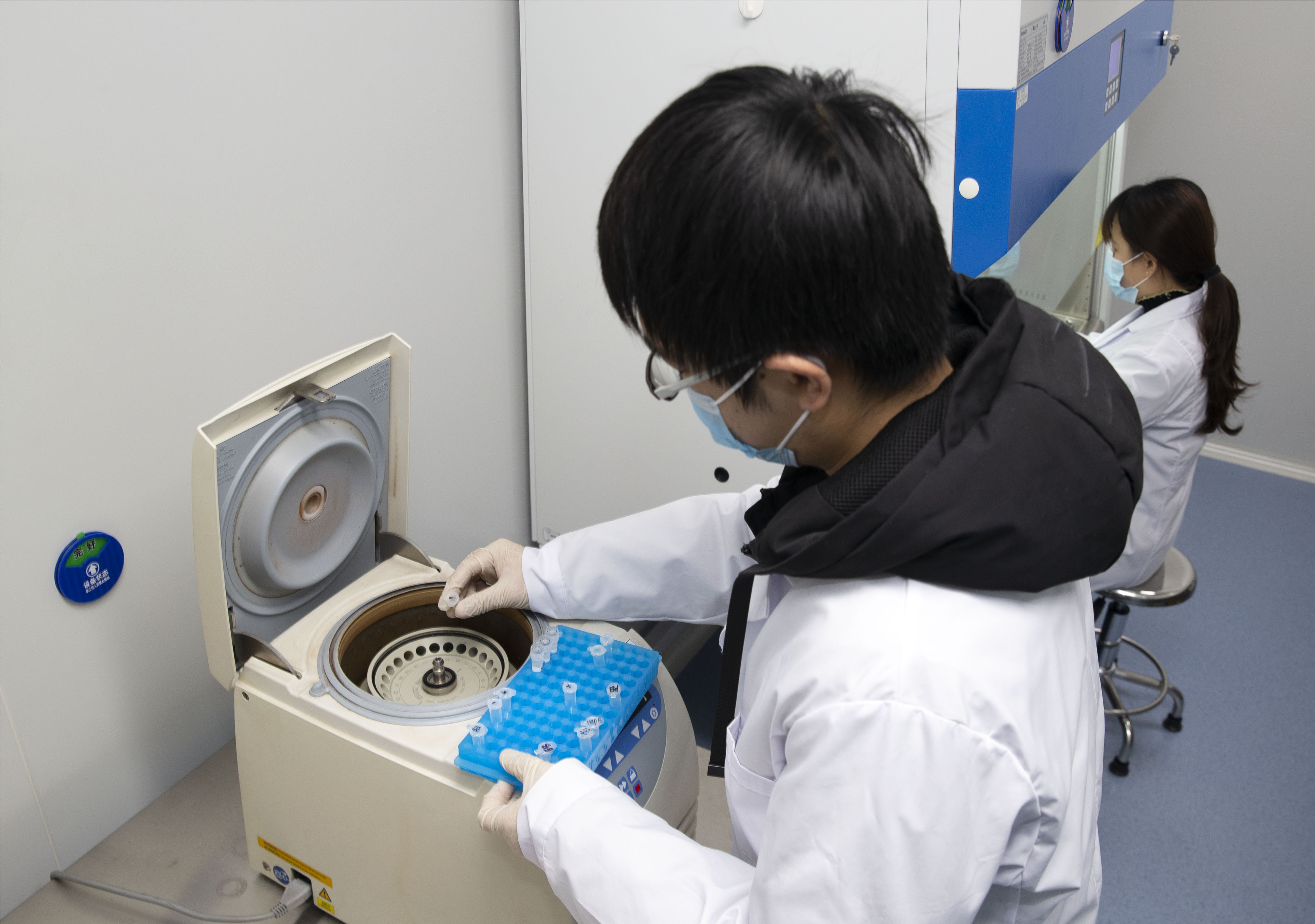 江苏泰州:服务抗疫 检测试剂生产忙