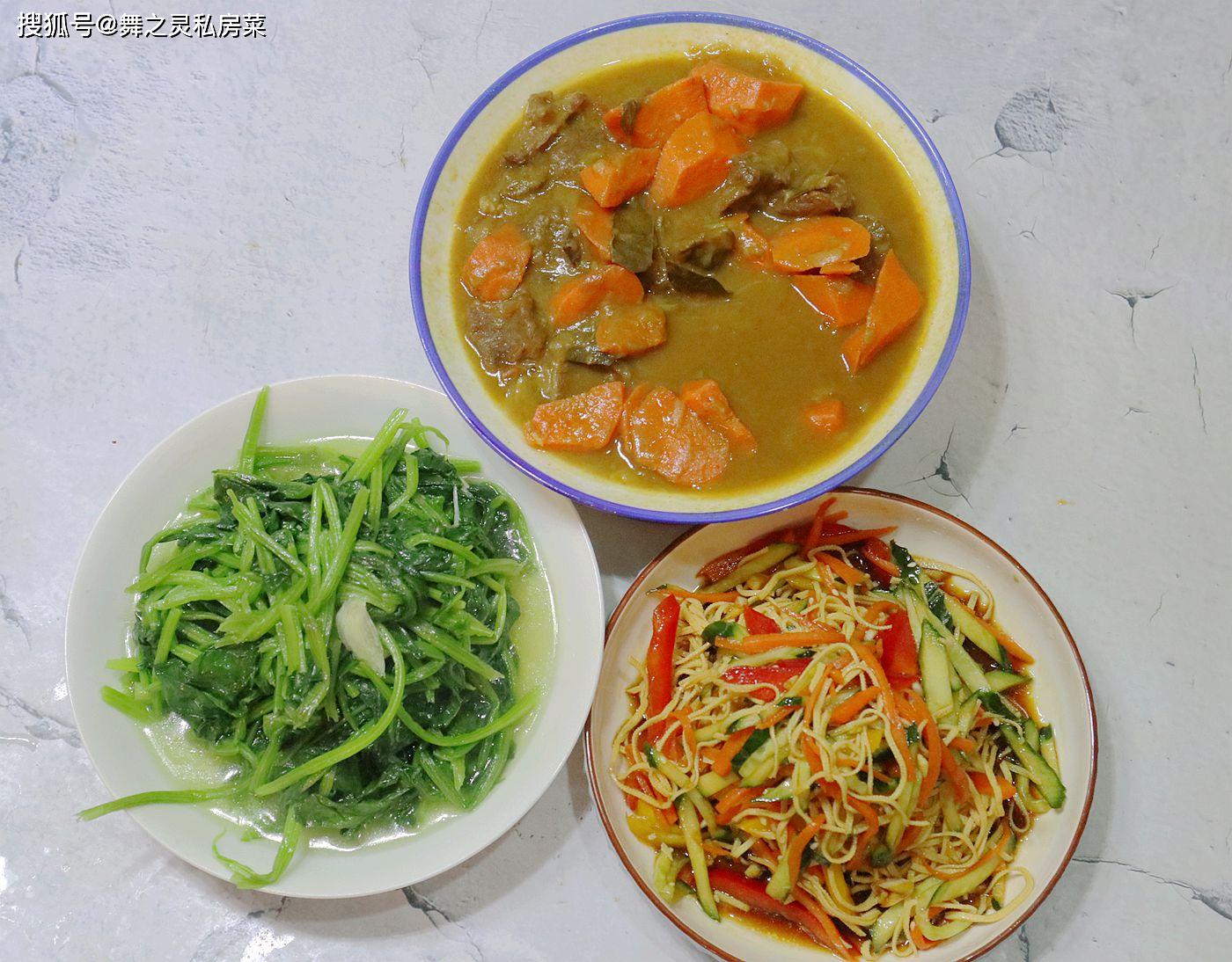 原创丰盛的饭菜晒到朋友圈网友笑道你家天天这么吃存粮够吗