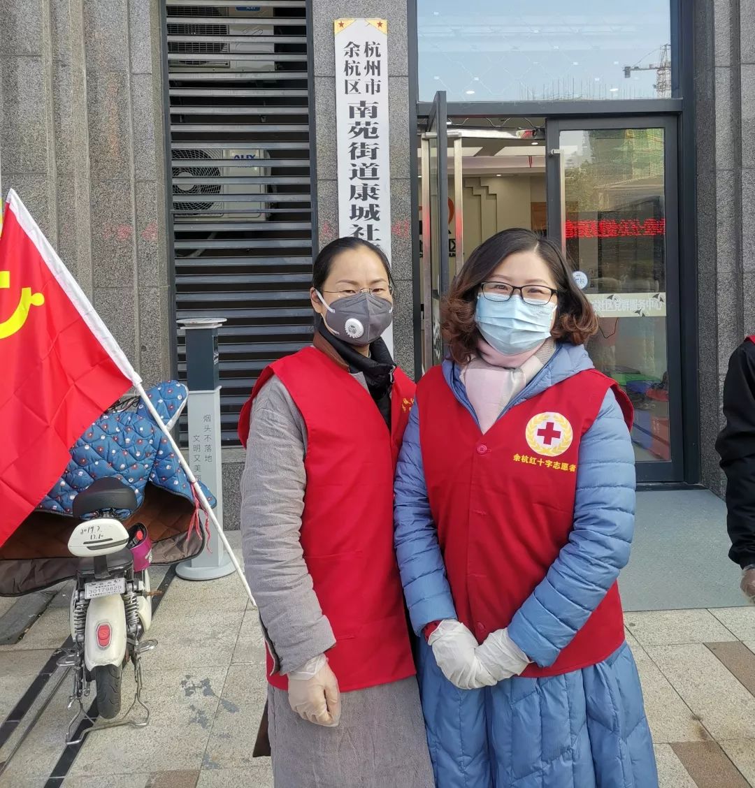 携手共战疫情全民共待花开