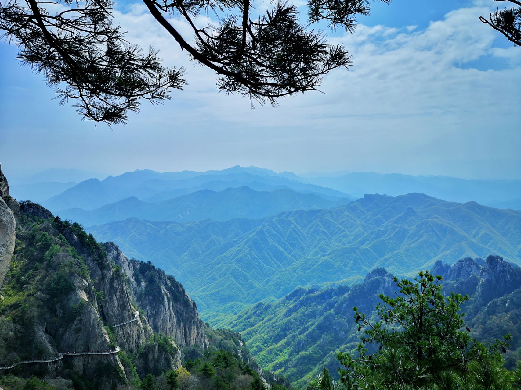 洛阳地形山脉图片