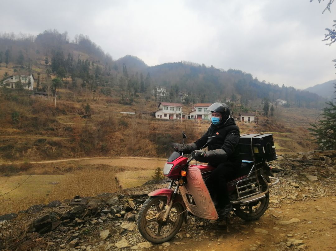 摩托宣传队背篓宣传人镇巴长岭镇防疫农村宣传硬核