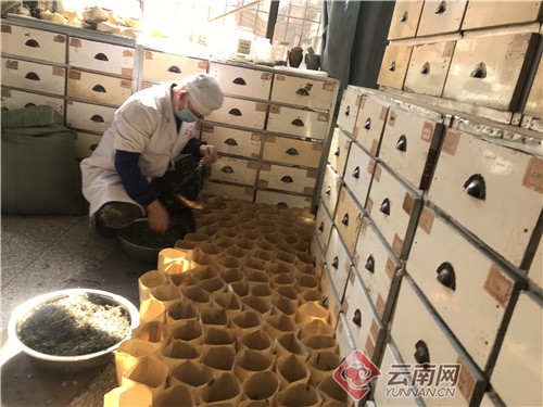 免费配送大锅药 陈本善助力一线医护人员与疫情奋战