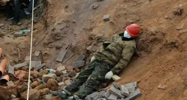 「医院」10天10夜,火神山医院完工,老外:我觉得中国人能一个月建好长城