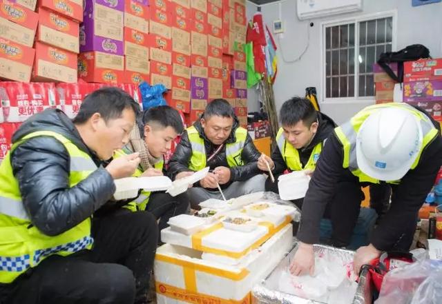 「医院」10天10夜,火神山医院完工,老外:我觉得中国人能一个月建好长城