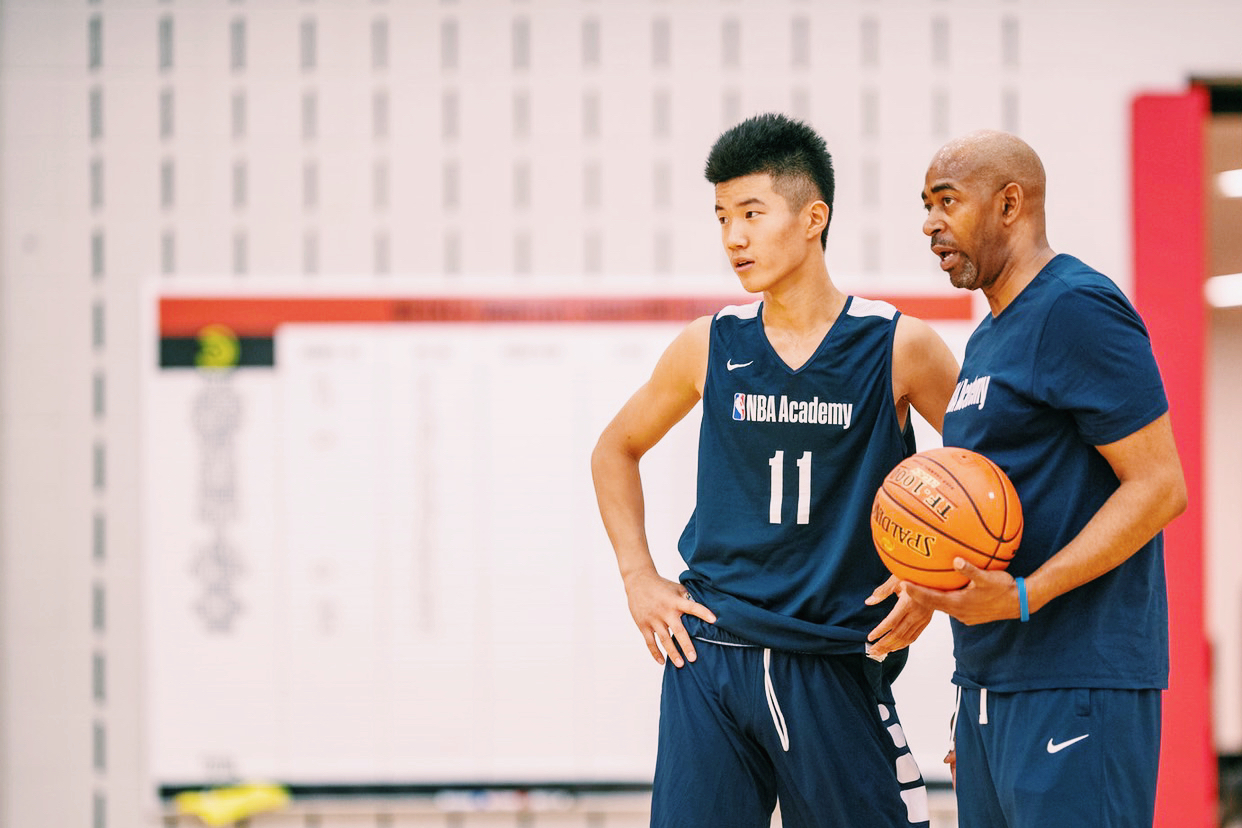 后起之秀!u16男篮偰李永炜代表nba学院视频集锦,网友:未来可期