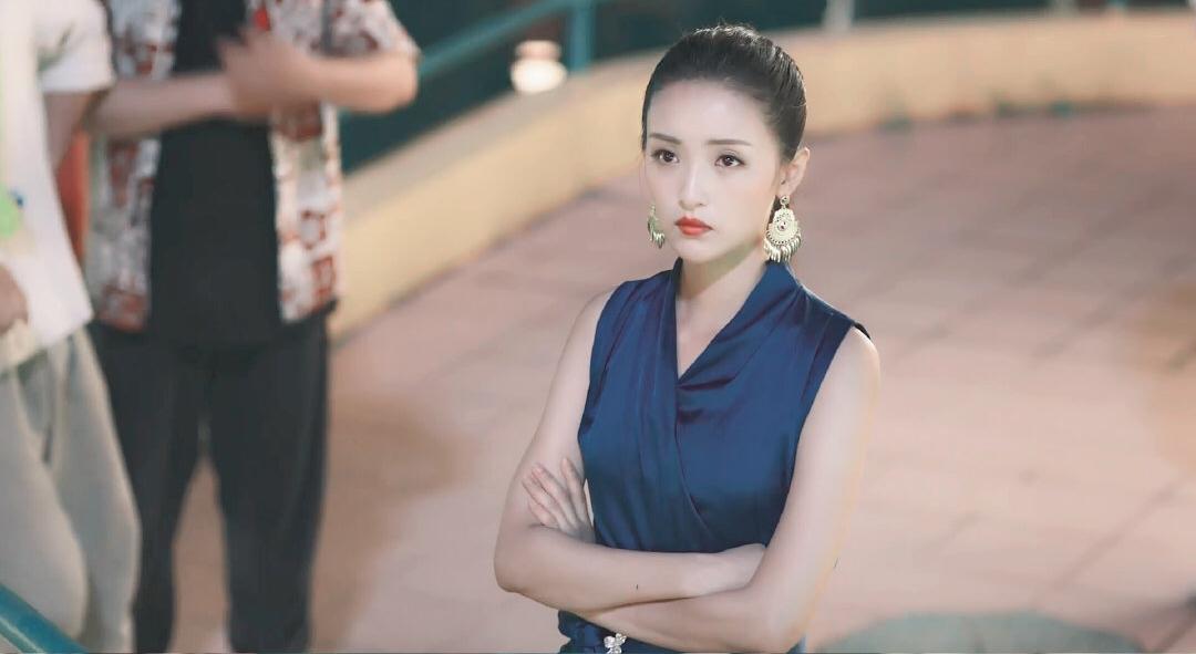 原创男性荷尔蒙炸裂硬汉网剧非黑即白带来战狼式视觉冲击