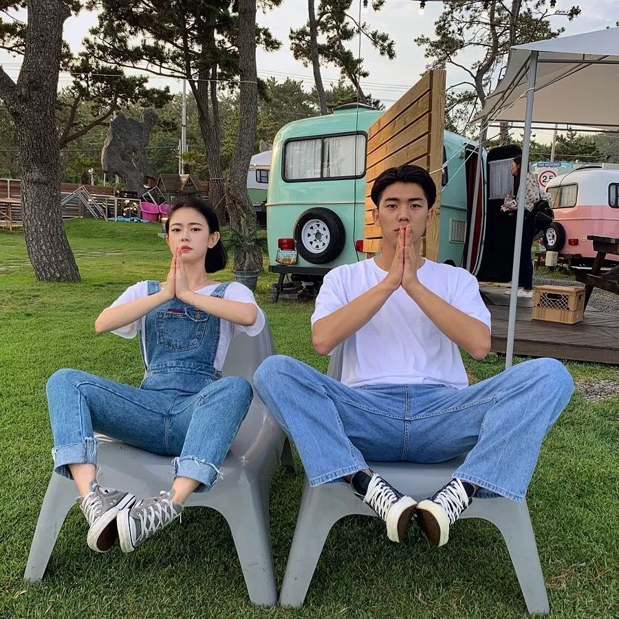 谁说约会要出门,宅家狗粮更虐人!_情侣