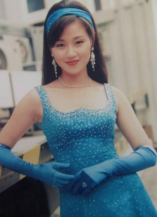 19岁成亚姐亚军,曾放话"非子丹不嫁",甄子丹为她一个打八个