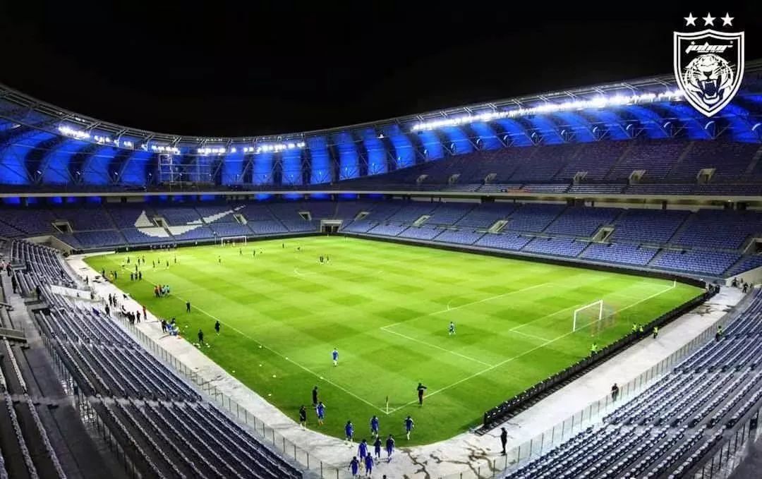 5-4万球迷现场观赛,完全是一座符合世界杯标准的专业足球场!