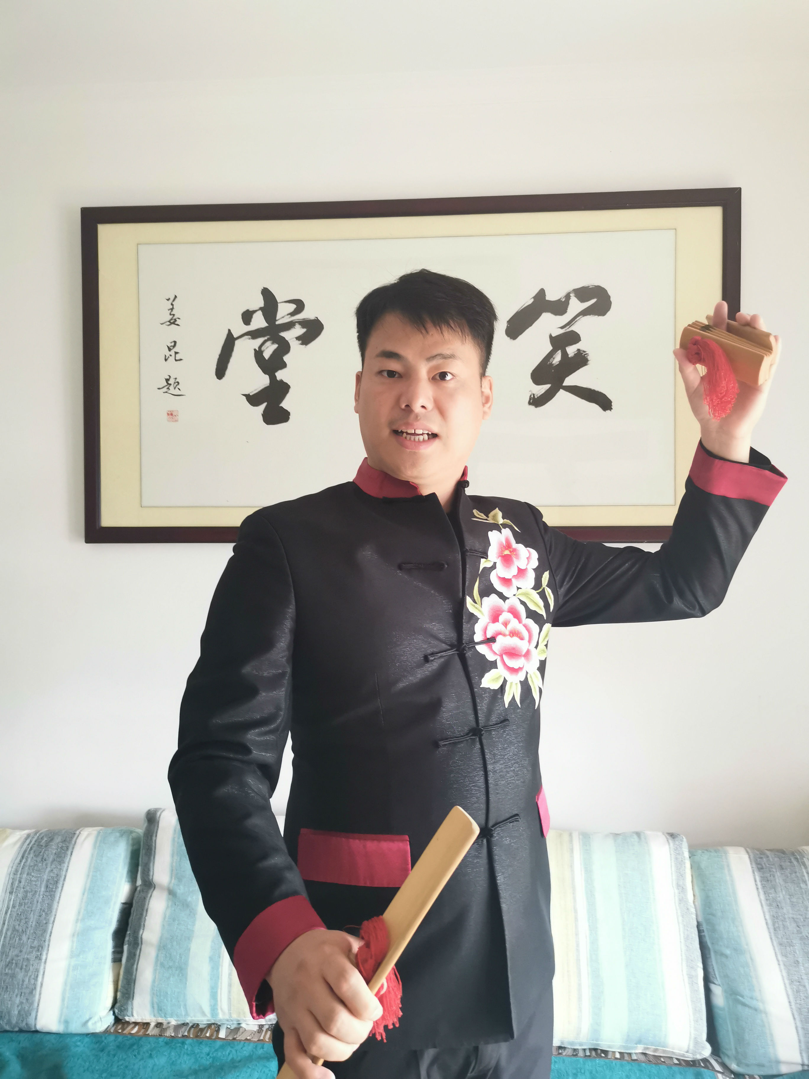 自创防疫快板"上班给您提个醒 "刷爆朋友圈