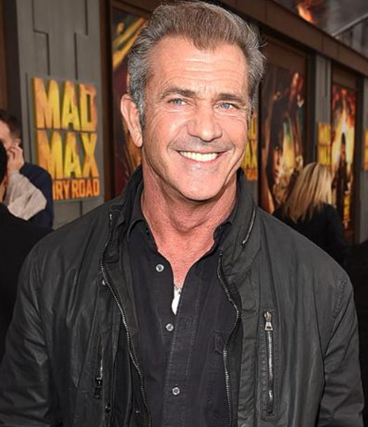 63岁影帝携28岁女友逛街,女友已生下第9胎,网友:老当益壮_梅尔吉布森