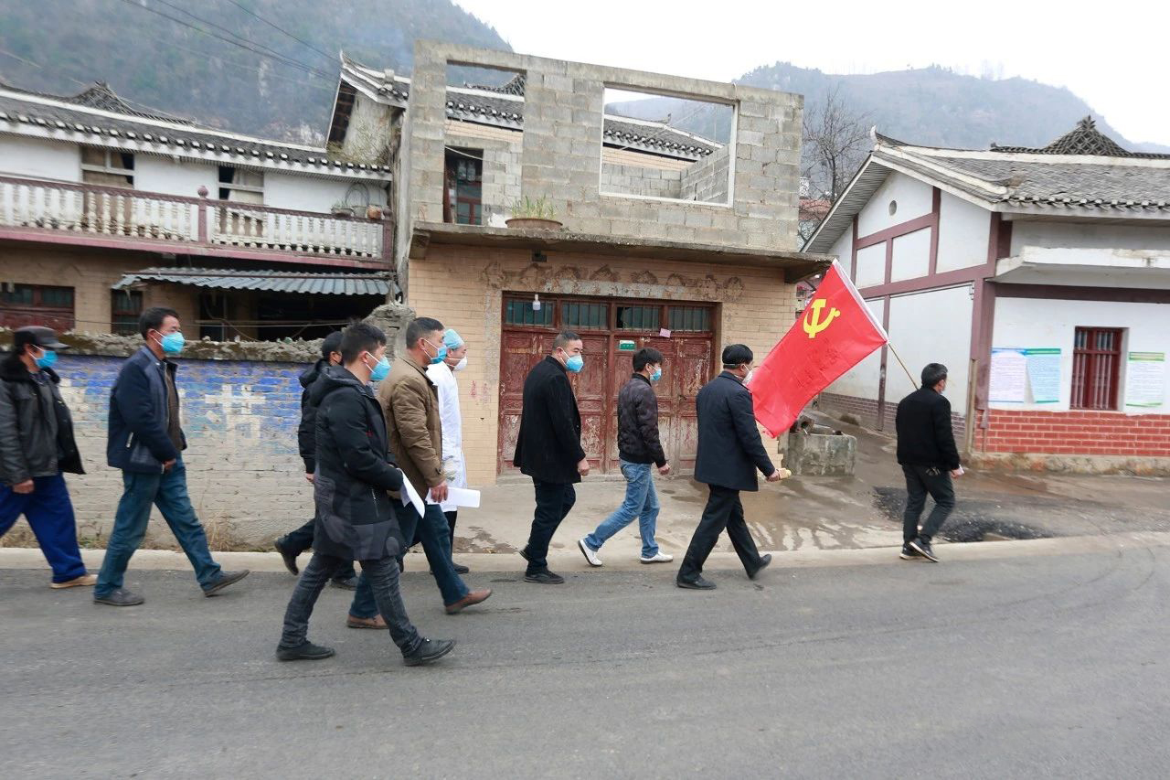 威宁自治县东风镇诚信互助机制发动全民参与疫情防控