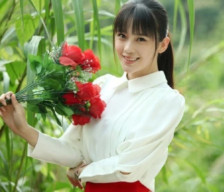 她曾是中戏校花,主演过九次电视都不火,网友:被她这名字影响了_樱子