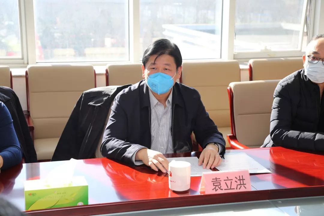 开发区领导对瀛海镇疫情防控工作进行指导并捐赠物资