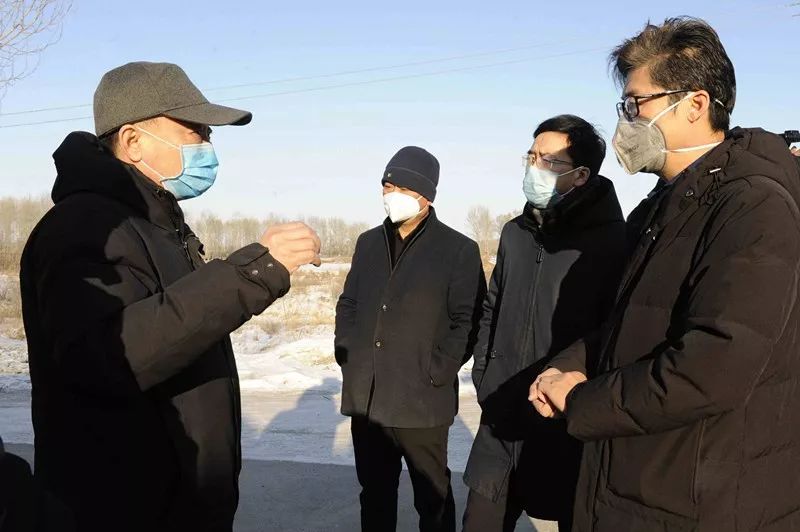 牡丹江分公司(管理局)党委书记唐立华一行到八五六督导检查疫情防控