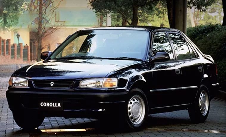 第八代丰田卡罗拉从1995年诞生的第八代丰田卡罗拉开始,该车正式成为