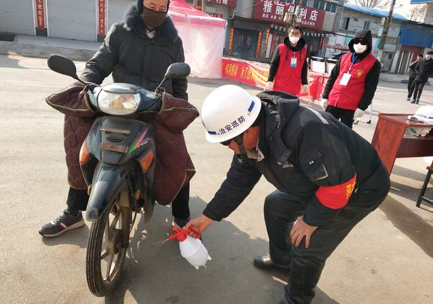巩义市回郭镇坚决守好疫情防控的西大门