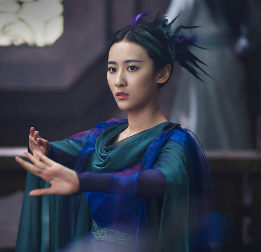 九幽还没有进化完全的样子,一开始我们看到的剧照可不是现在这般模样