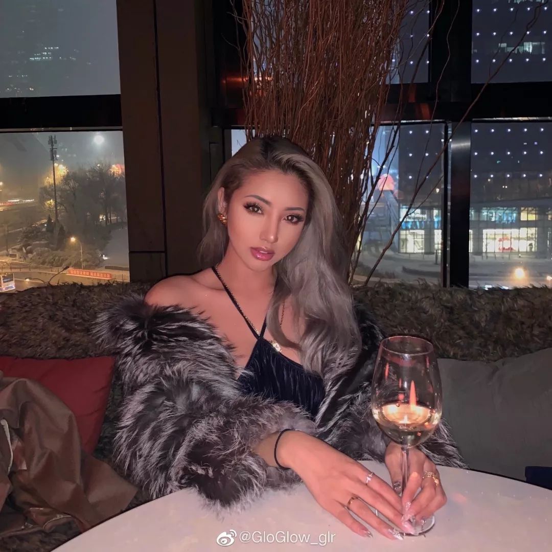 红姐给大家总结了一下,丹丹和小丽在一起的半年内