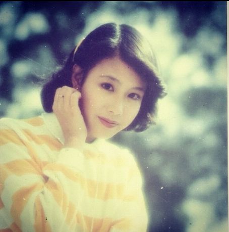 TVB女艺人曾和张国荣、王菲演情侣,如今59岁复出新剧演母亲_文雪儿