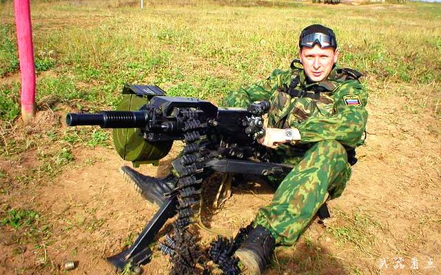 军事丨俄ags17自动榴弹发射器改进型采用电动遥控击发机构
