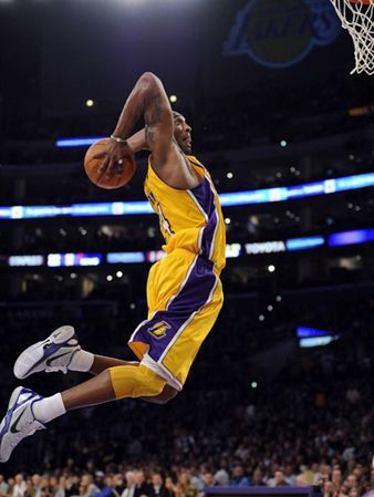 积木育儿科比乘坐直升飞机原因曝光我从不怕生死离别直到有了你们