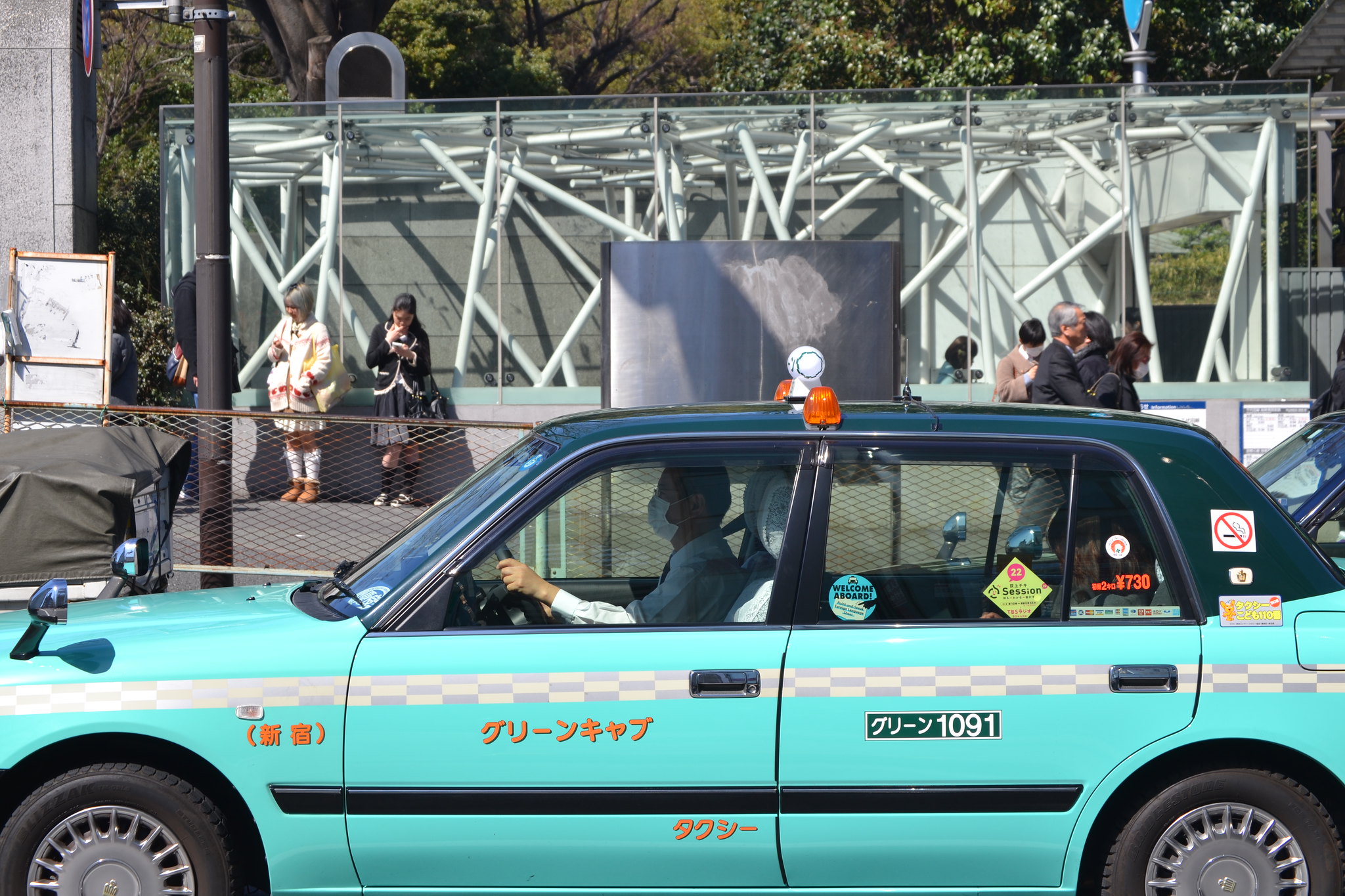 原创日本出租车有多专业司机要求穿西装打领带戴手套连胡子都要刮干净