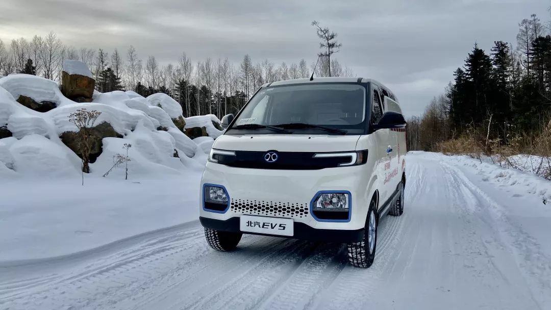 不负春光铿锵前行北汽ev5服务在路上