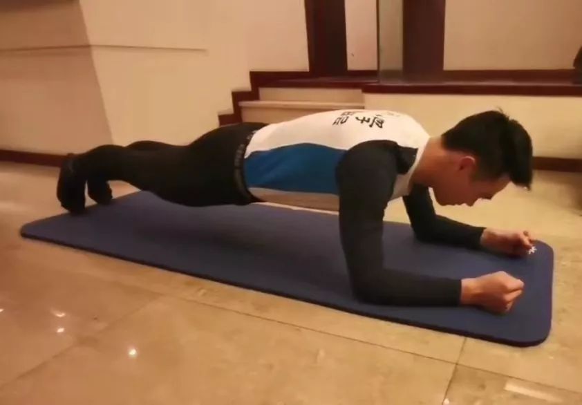 女队队长殷瑛同学制定,真人动画均为男队队长黄梓伦同学真情出演录制