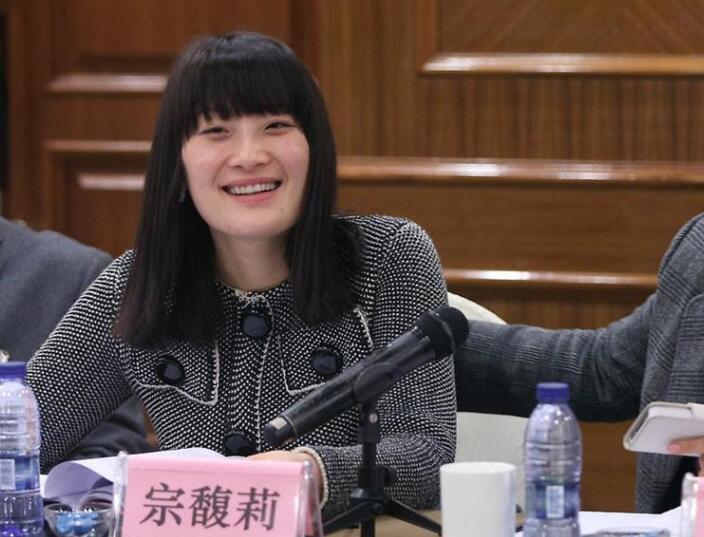 太有钱没人敢追,王思聪求而不得,千亿身家着急征婚_宗馥莉