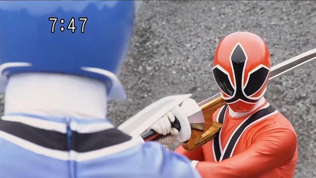 侍战队真剑者真剑红与真剑蓝的对决此时一个海棠路过解说