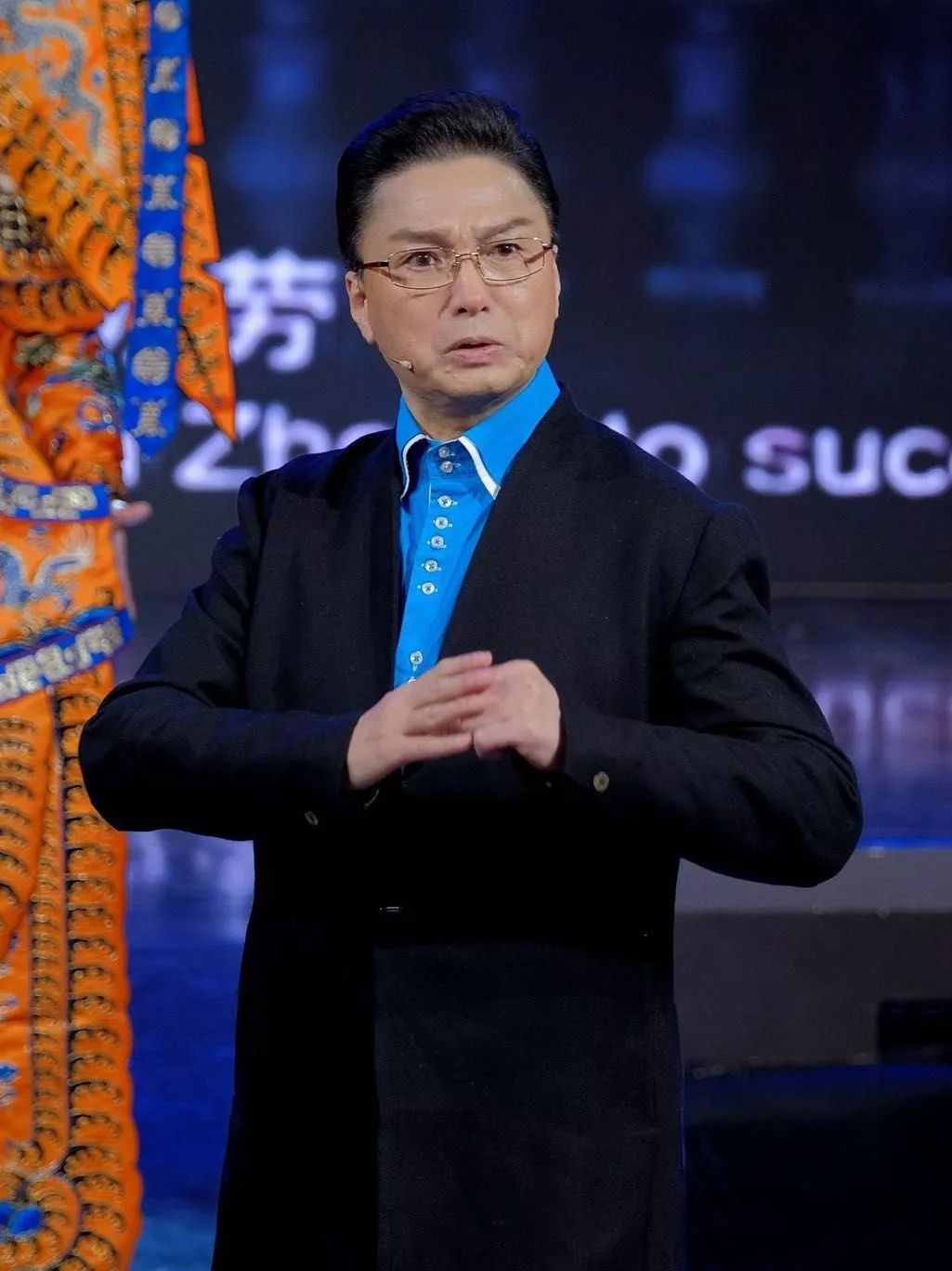 《抗击疫情 祖国加油》全文北京京剧院领衔主演,老生名家杜镇杰诗朗诵