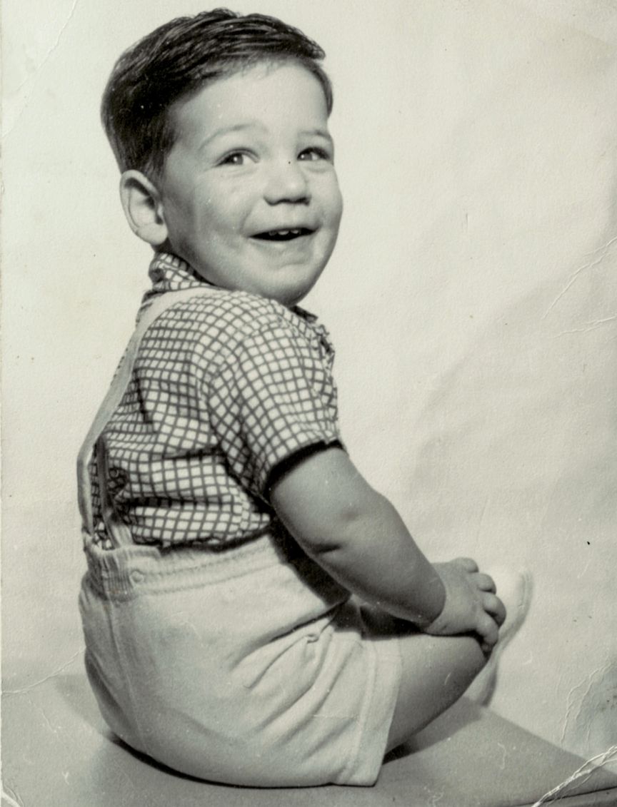 因为舒尔茨爷爷去世的时候非常年轻,所以舒尔茨的爸爸十几岁就辍了学